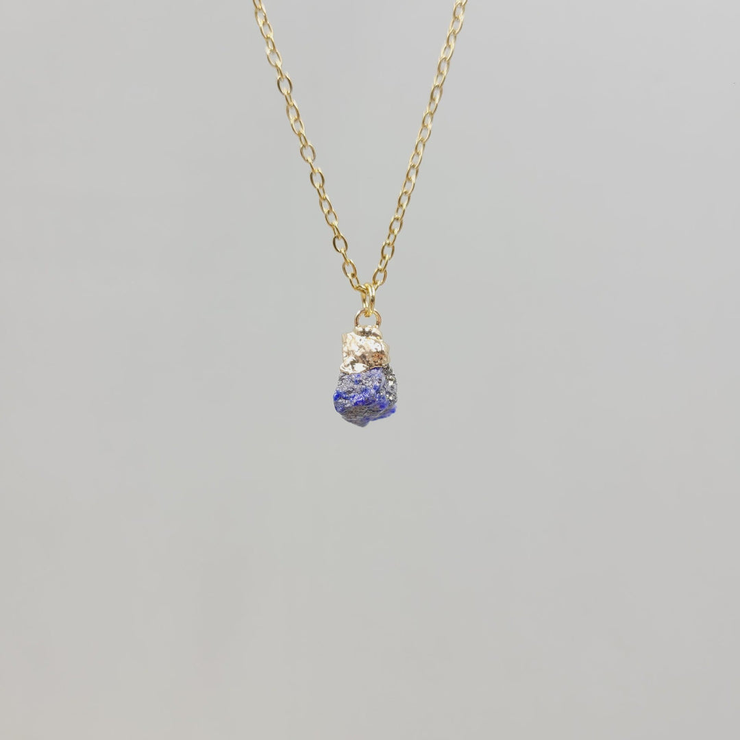 Collier en pierre précieuse brute irrégulière en cristal Olivenorma