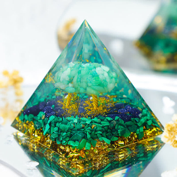 Olivenorma « Forêt verte » – Pyramide d'orgone de l'arbre de vie en malachite