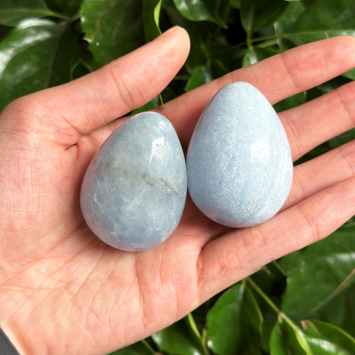 Œuf en cristal bleu aigue-marine poli Olivenorma en forme d'œuf