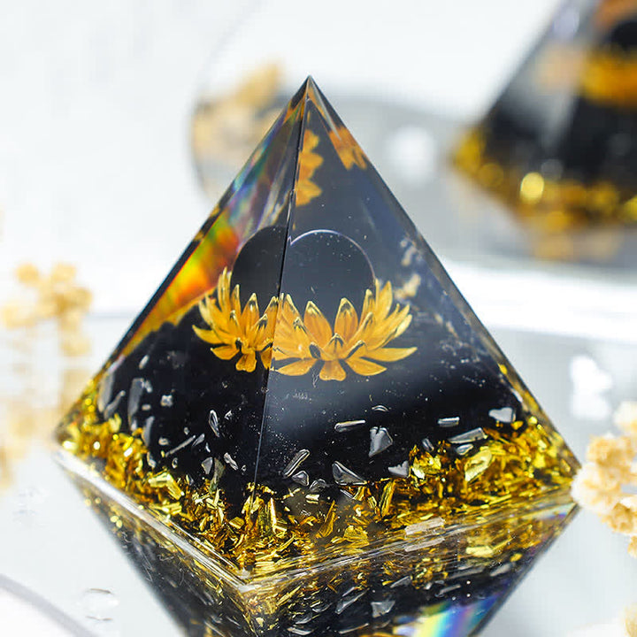 Olivenorma « Lumière dans l'obscurité » - Pyramide orgonite en onyx noir