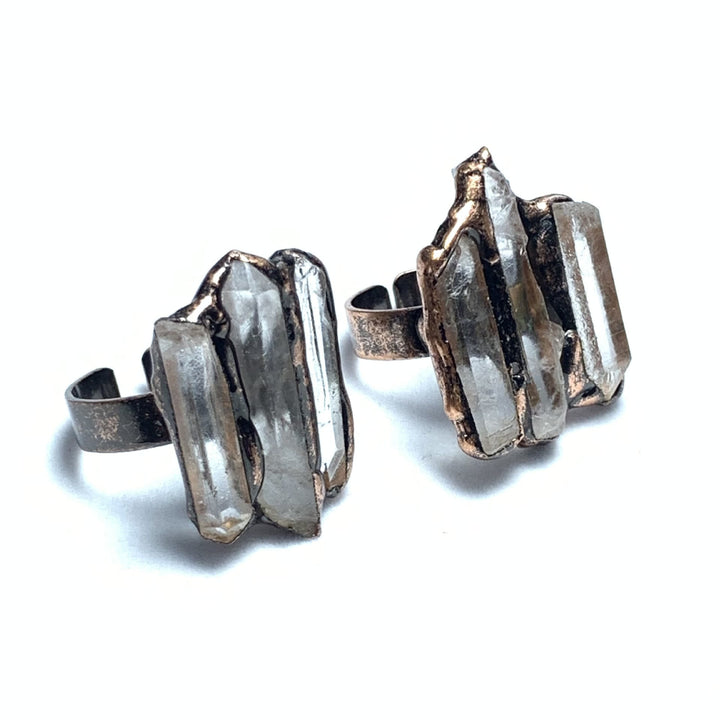 Bague réglable à triple combinaison irrégulière en quartz clair naturel Olivenorma