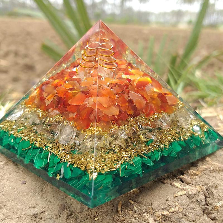 Pilier en quartz transparent Olivenorma avec pyramide orgonite et malachite