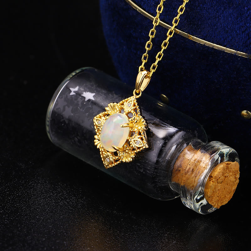 Collier avec pendentif en forme de losange découpé en opale naturelle Olivenorma