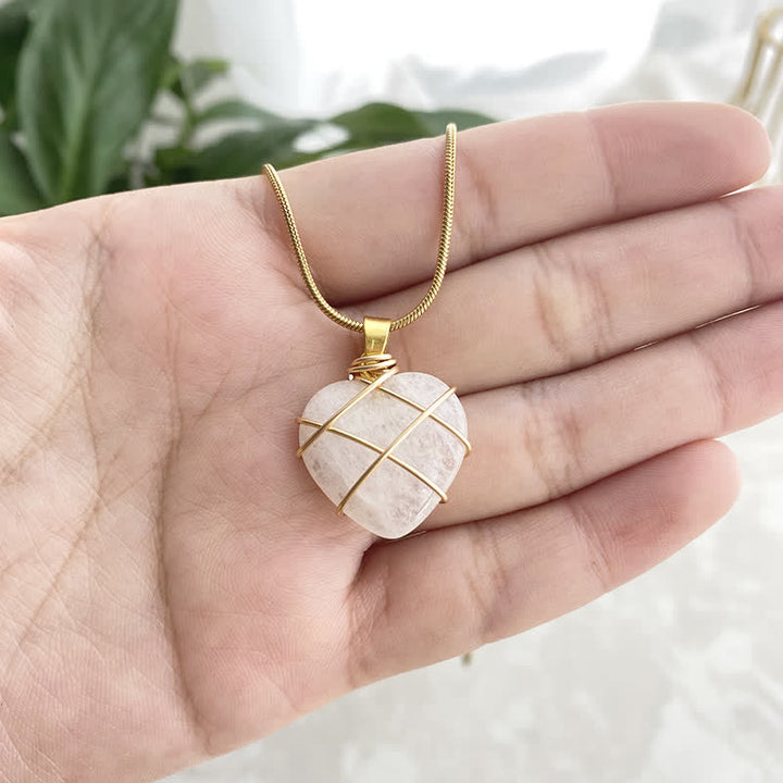 Collier en cristal naturel en forme de cœur Olivenorma
