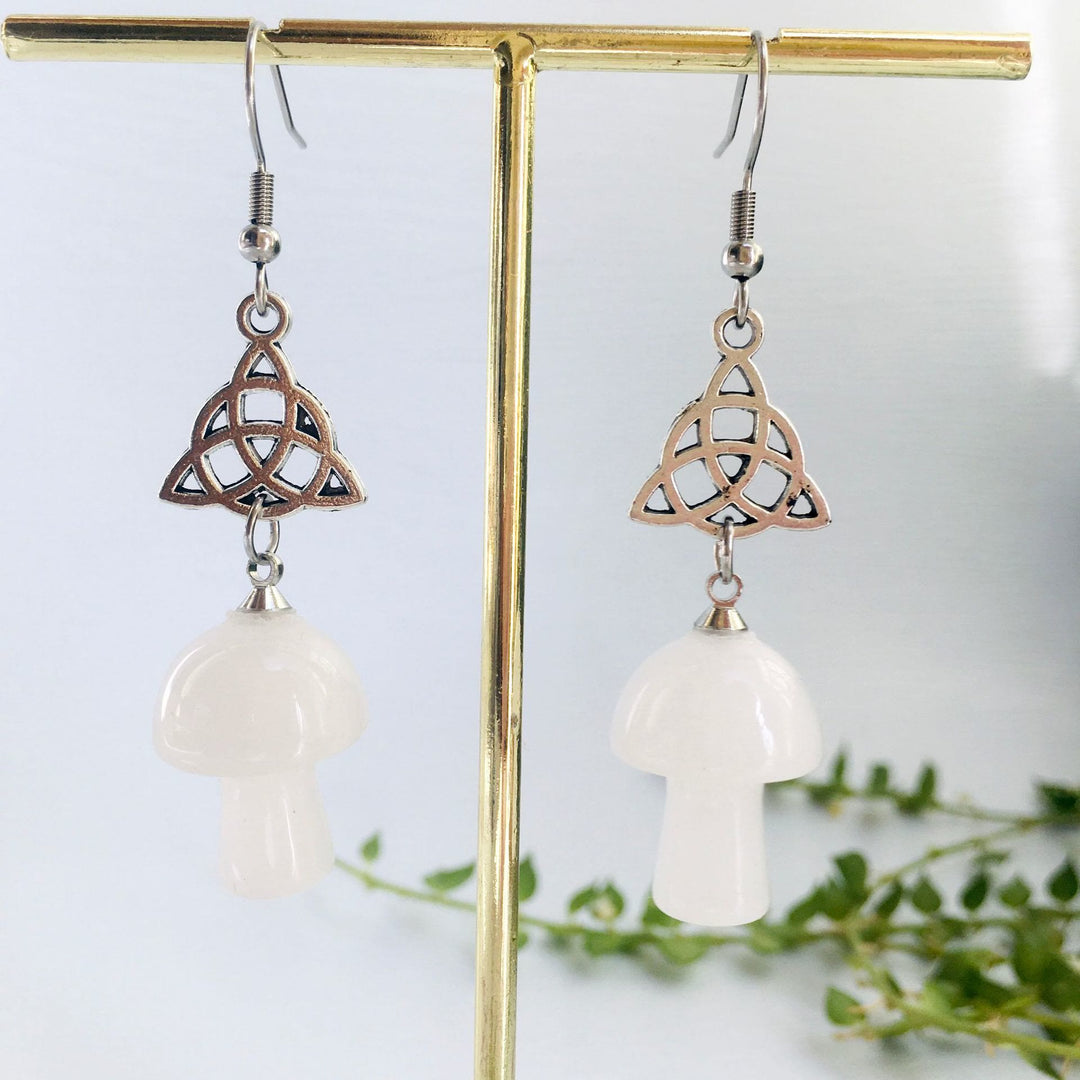 Boucles d'oreilles à tige en forme de champignon mignon en pierre de cristal naturel Olivenorma