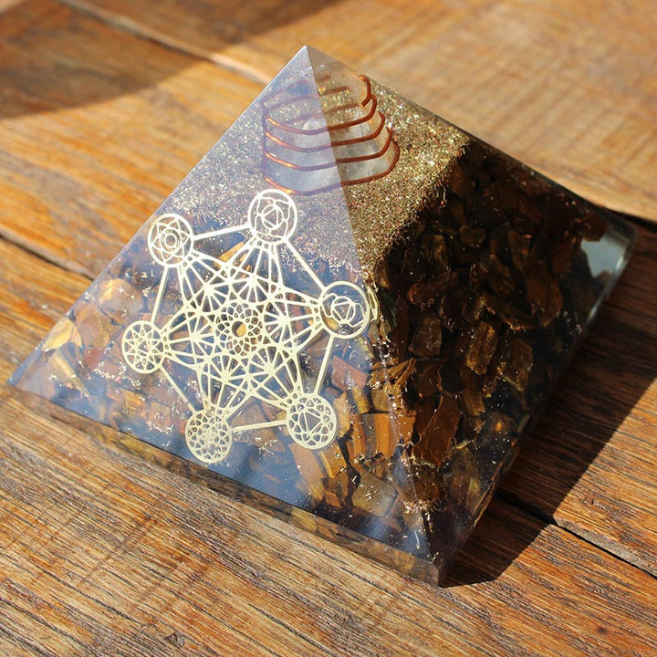 Pilier en cristal transparent Olivenorma avec pyramide orgonite en œil de tigre