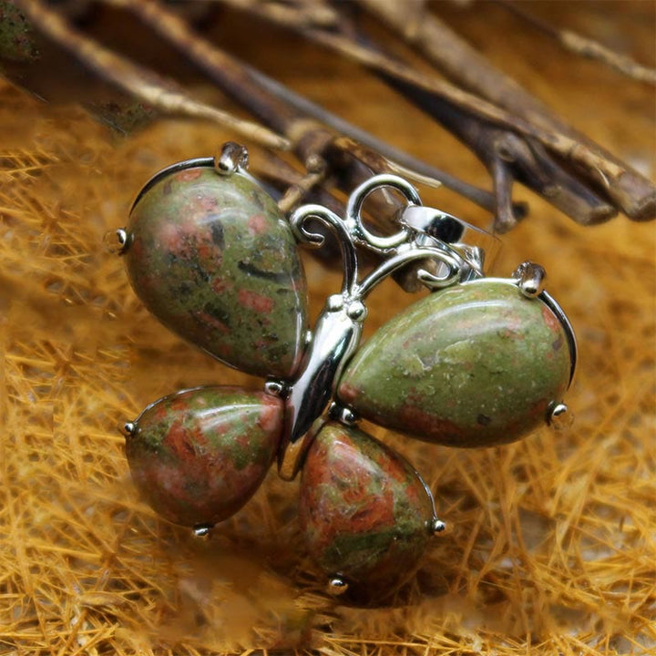 Collier papillon en cristal naturel Olivenorma