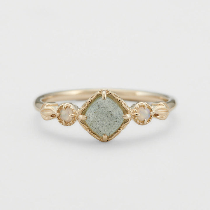 Collier avec anneau carré en pierre naturelle de labradorite Olivenorma