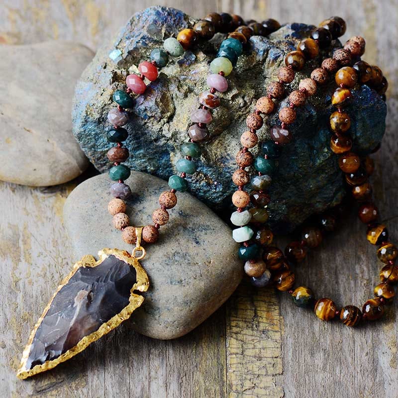 Collier Mala avec pendentif en forme de pointe de flèche en pierre d'obsidienne œil de tigre Olivenorma