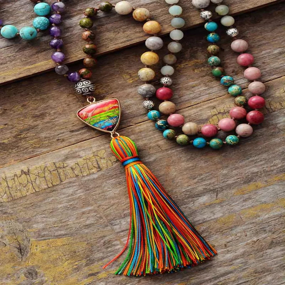 Collier Mala avec pendentif en forme de triangle chakra en pierres naturelles magnifiques Olivenorma