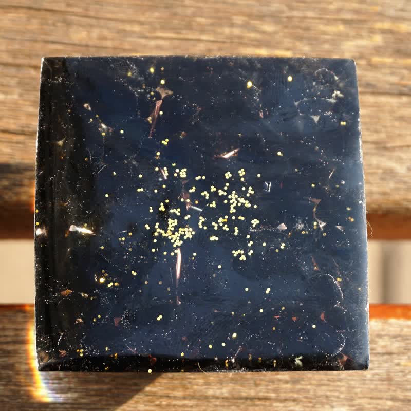 Olivenorma Jaspe rouge Tourmaline noire Arbre de vie Pyramide orgone