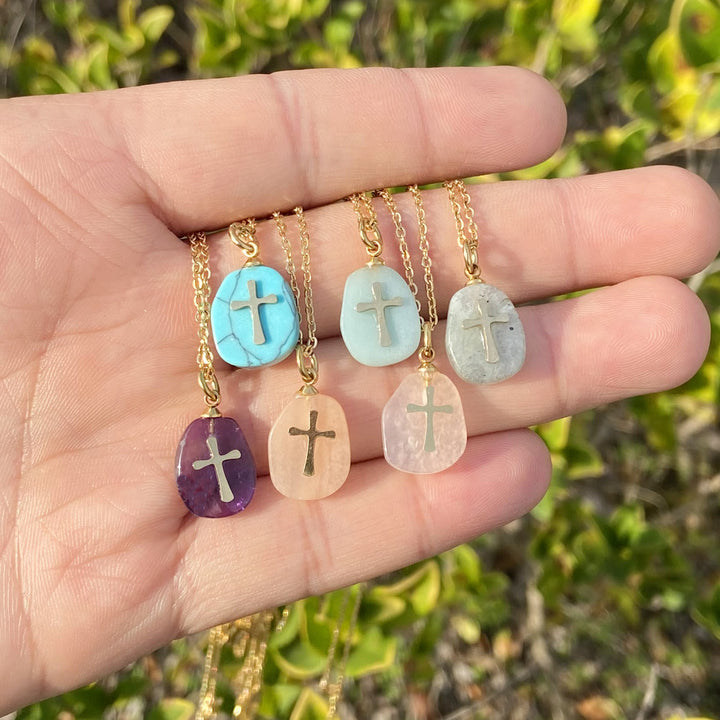Collier avec pendentif en croix en pierre naturelle Olivenorma