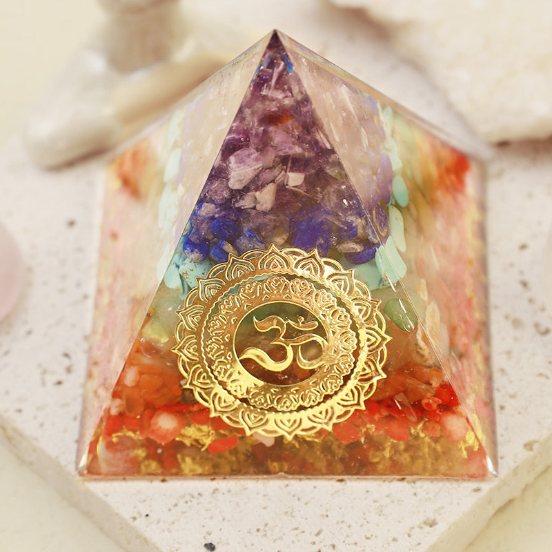 Pyramide d'orgone de protection pure des chakras Olivenorma