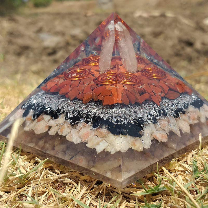 Pilier en cristal transparent Olivenorma avec pyramide orgonite en pierre solaire
