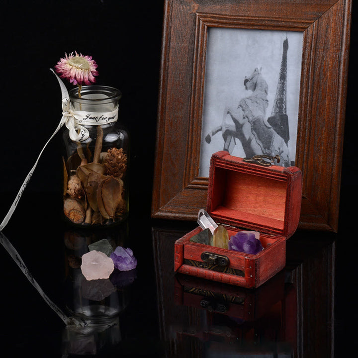 Ensemble de cristaux de pierres précieuses brutes en cristal naturel Olivenorma