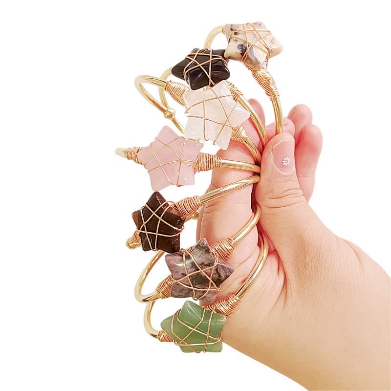 Bracelet en pierres précieuses en forme d'étoile enveloppé de fil d'or Olivenorma