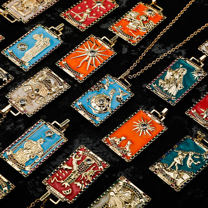 Collier de cartes de tarot majeures en émail Olivenorma
