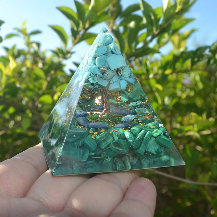 Pyramide d'orgone arbre de vie turquoise Olivenorma avec malachite