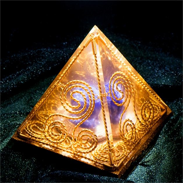Cube à triple hélice Olivenorma - Pyramide d'orgone en améthyste totem égyptien antique