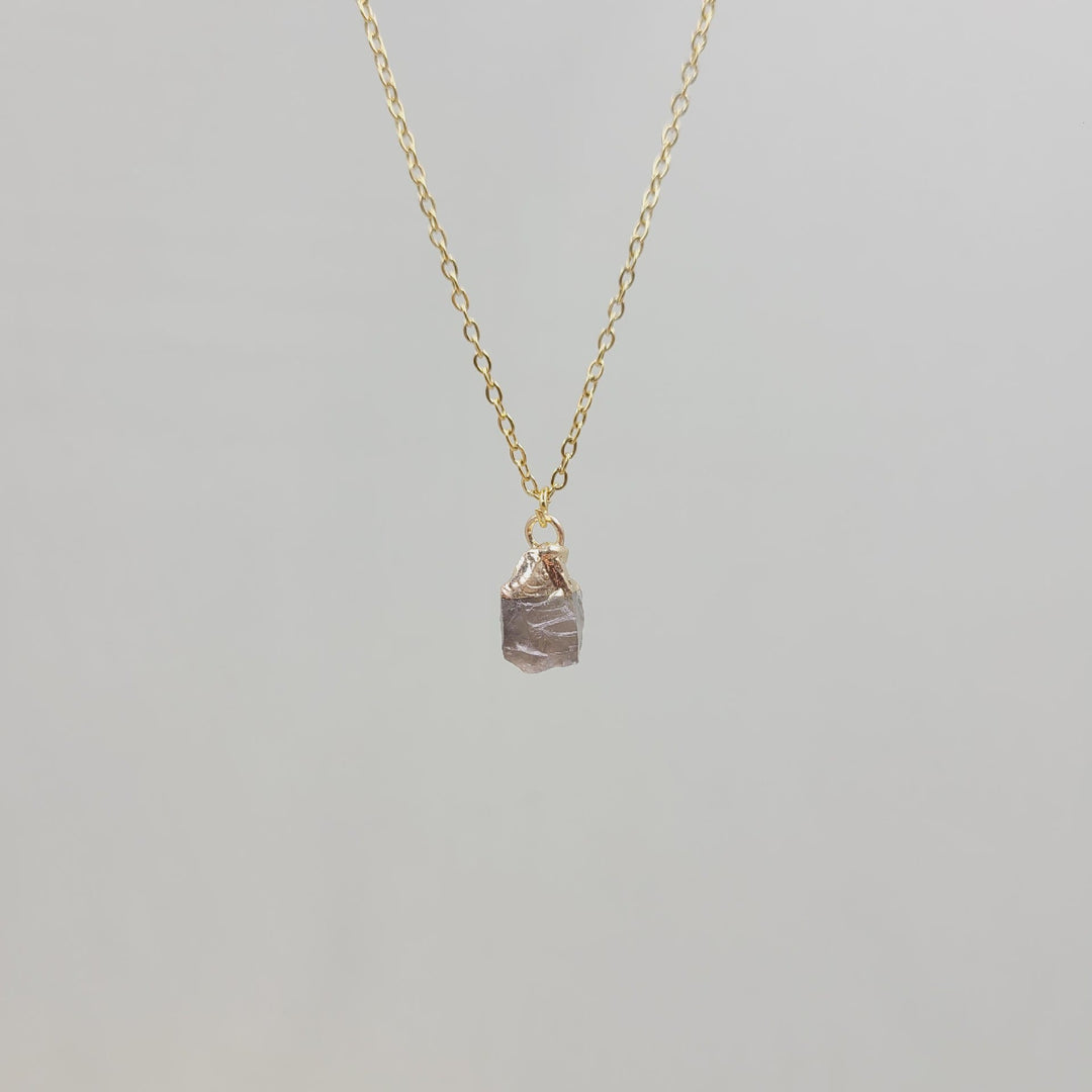 Collier en pierre précieuse brute irrégulière en cristal Olivenorma