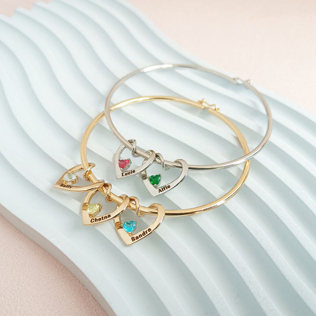 Bracelet chaîne à breloques en forme de cœur avec pierre de naissance et nom personnalisé Olivenorma