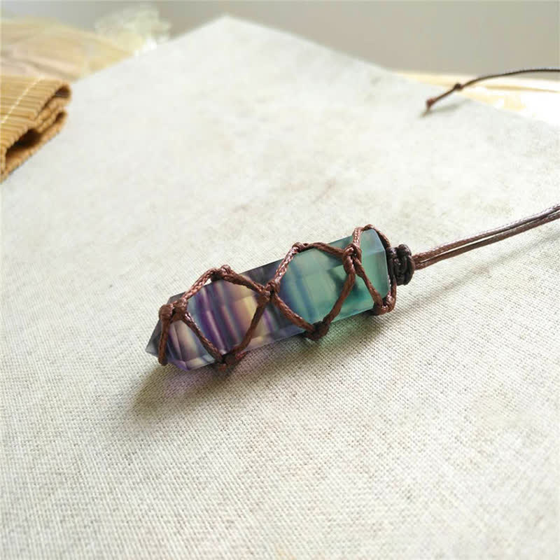 Collier en pierres précieuses à prisme hexagonal en fluorite naturelle Olivenorma