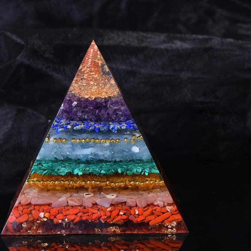 Pyramide d'orgone d'équilibre naturel des chakras Olivenorma