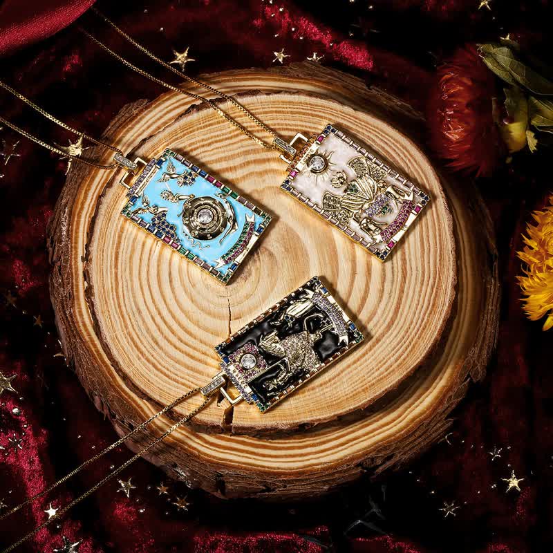 Collier de cartes de tarot majeures en émail Olivenorma