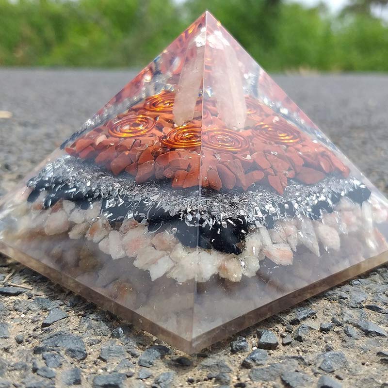 Pilier en cristal transparent Olivenorma avec pyramide orgonite en pierre solaire