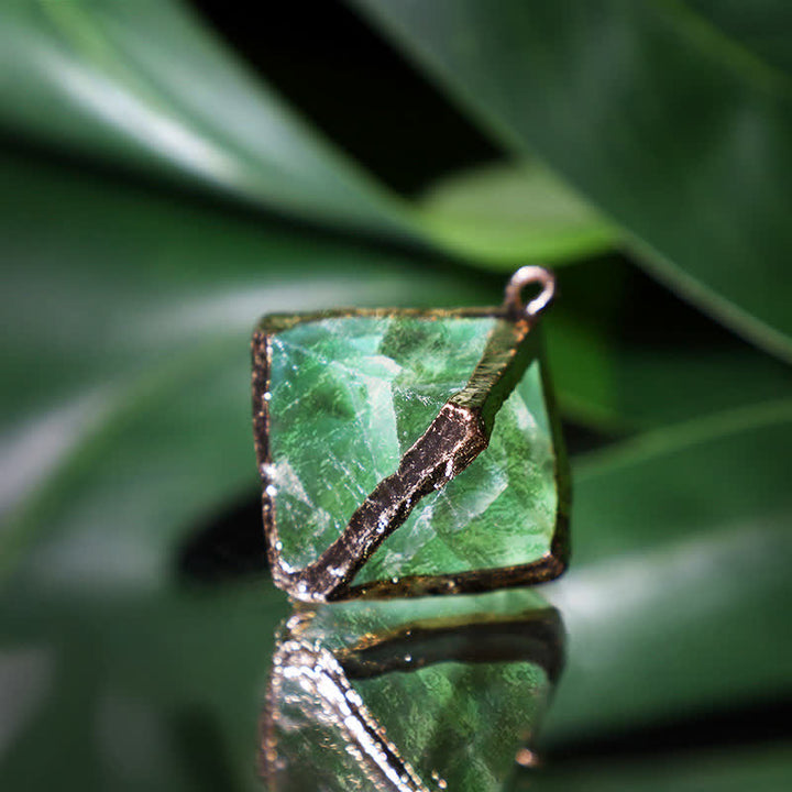 Pendentif en cristal naturel de fluorite verte Olivenorma