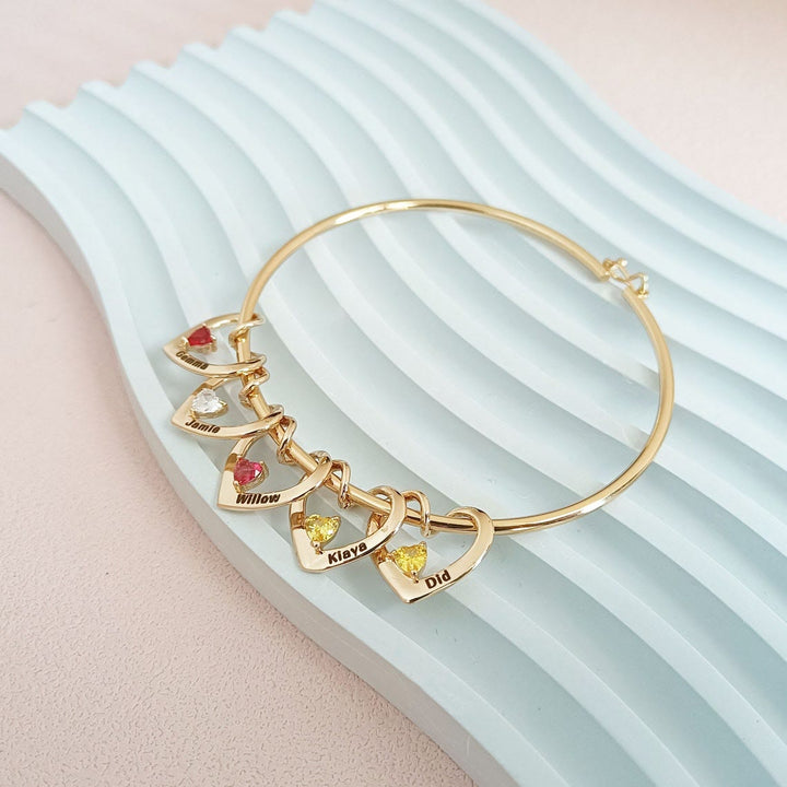 Bracelet chaîne à breloques en forme de cœur avec pierre de naissance et nom personnalisé Olivenorma