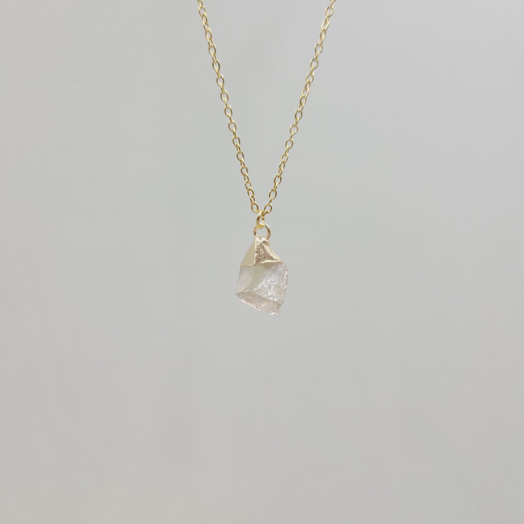 Collier en pierre précieuse brute irrégulière en cristal Olivenorma