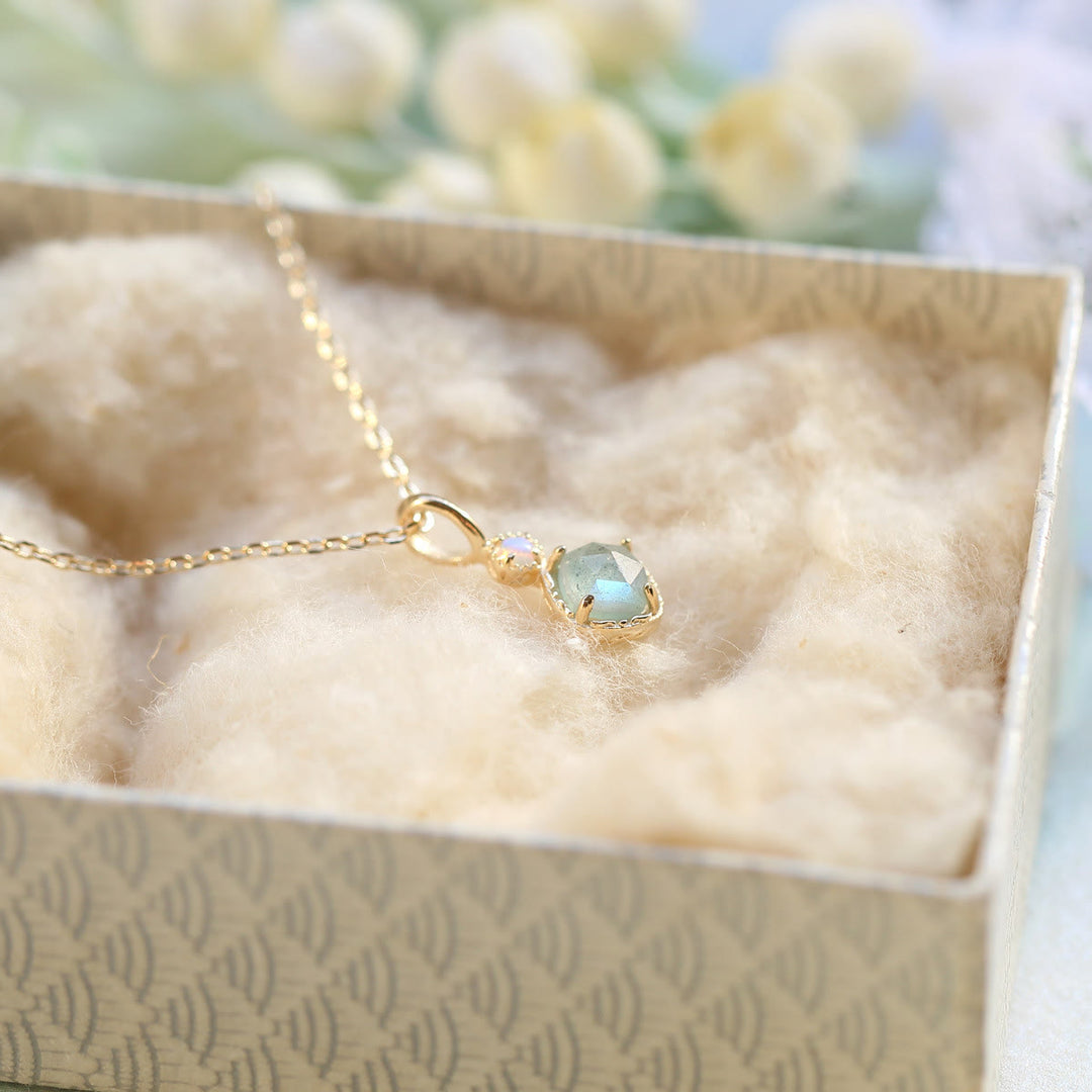 Collier avec anneau carré en pierre naturelle de labradorite Olivenorma