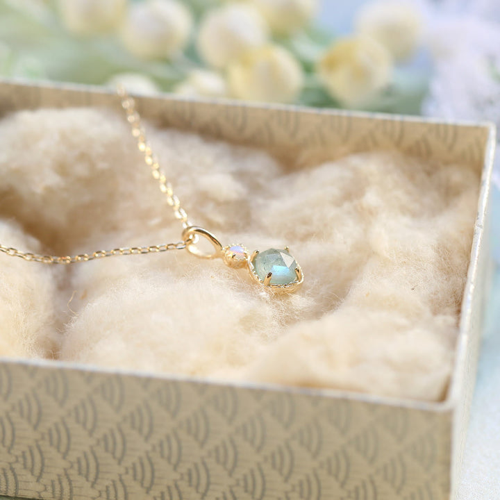 Collier avec anneau carré en pierre naturelle de labradorite Olivenorma