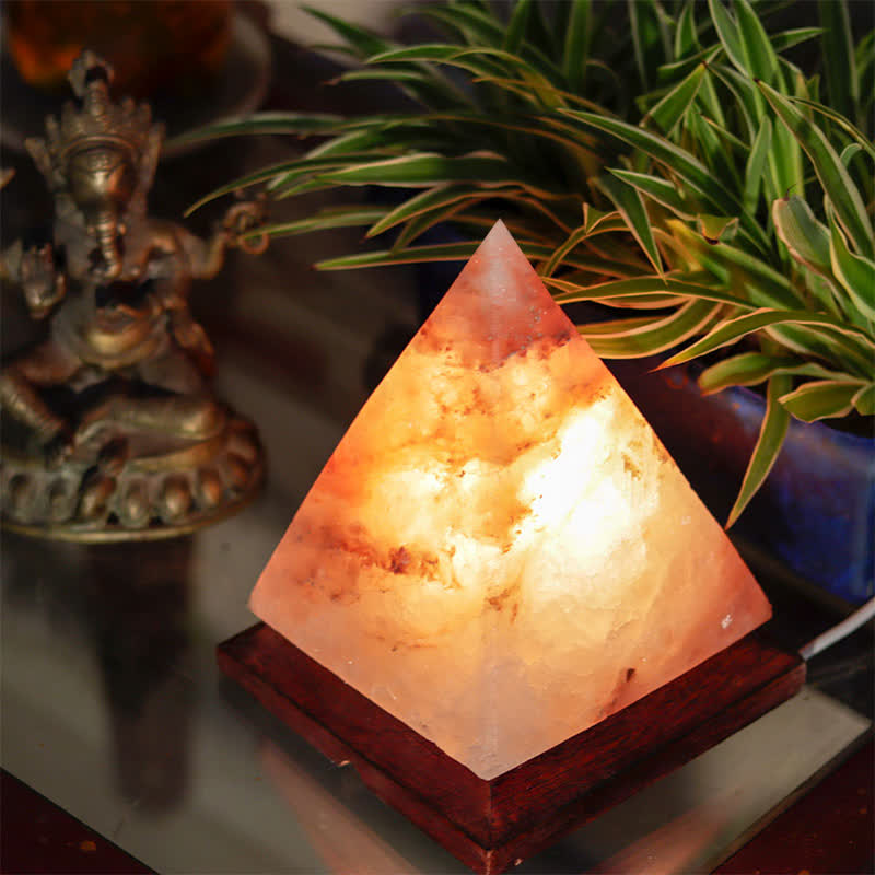 Lampe pyramidale en sel rose de l'Himalaya fascinante Olivenorma