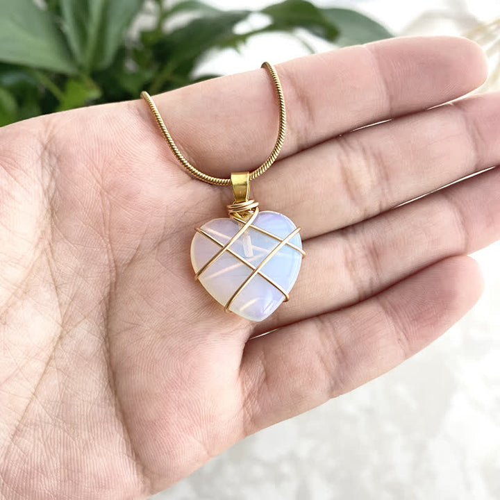 Collier en cristal naturel en forme de cœur Olivenorma