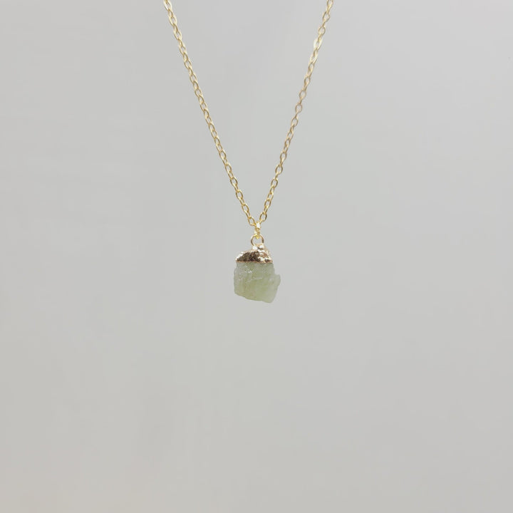 Collier en pierre précieuse brute irrégulière en cristal Olivenorma