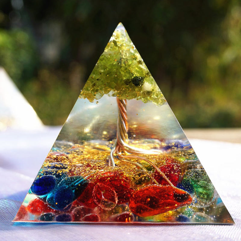 Pyramide d'orgone de l'arbre de vie en fluorite et péridot Olivenorma