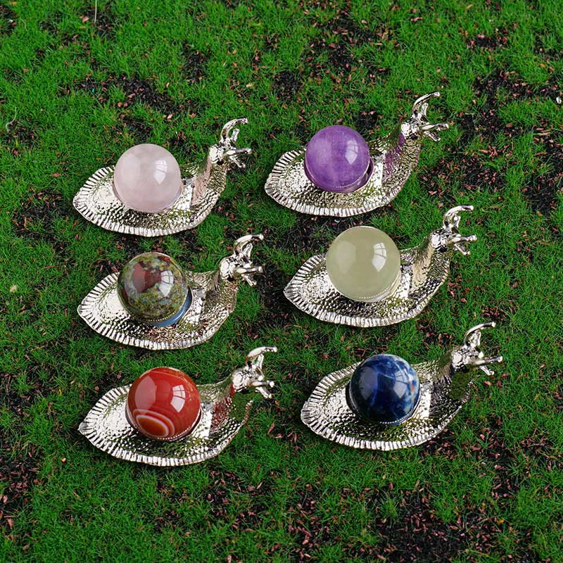 Support de boule de cristal naturel Olivenorma, petite décoration en pierre précieuse en forme d'escargot