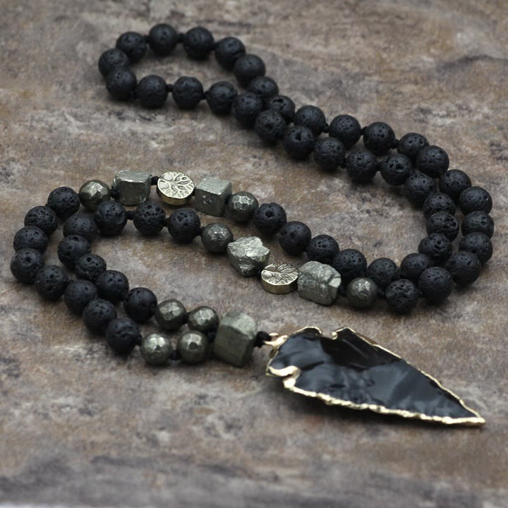 Collier Mala avec pendentif en forme de flèche en pierre de lave obsidienne Olivenorma