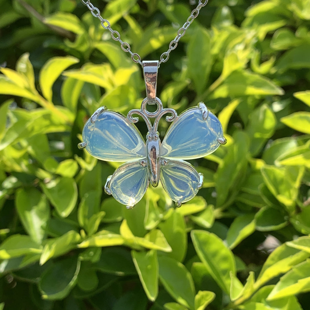Collier papillon en cristal naturel Olivenorma