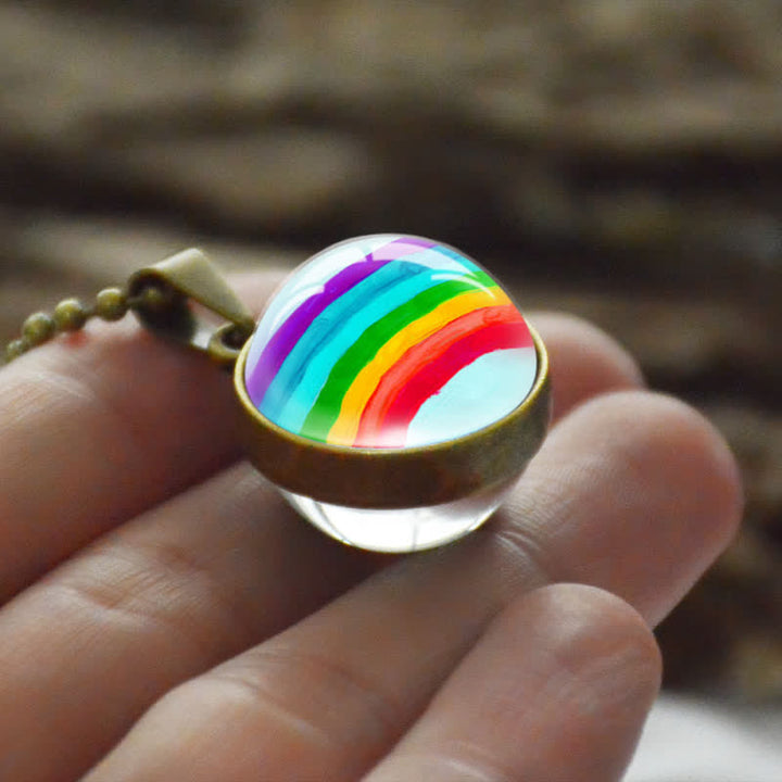 Collier coloré en boule de verre tridimensionnelle