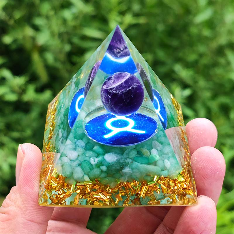 Pyramide d'orgone du zodiaque Taureau en améthyste Olivenorma avec aventurine verte