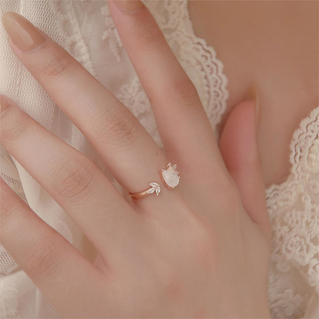Bague ajustable en forme de feuille avec pierre de lune à facettes et zircon blanc Olivenorma
