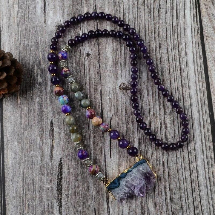 Collier de perles Mala Olivenorma en fluorite arc-en-ciel, améthyste, labradorite empereur