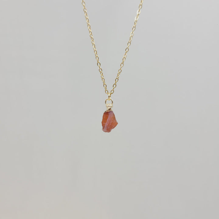 Collier en pierre précieuse brute irrégulière en cristal Olivenorma