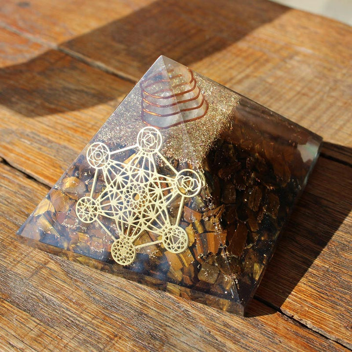 Pilier en cristal transparent Olivenorma avec pyramide orgonite en œil de tigre