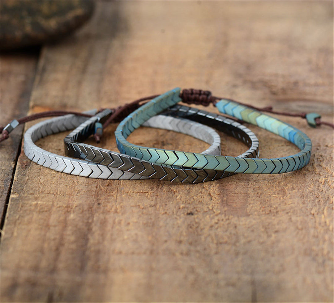Bracelet ajustable Olivenorma en hématite mate avec flèches