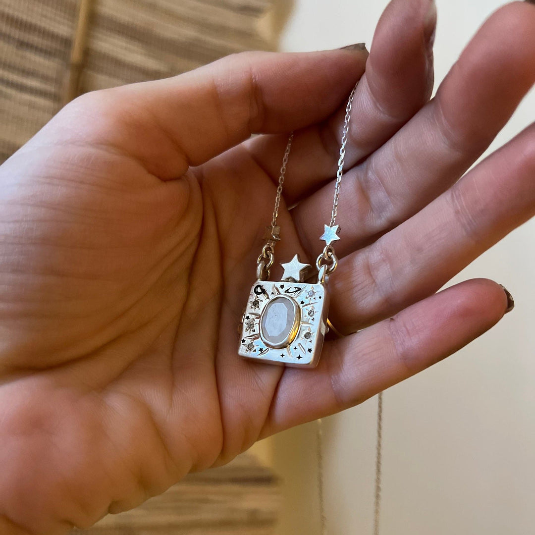 Collier avec pendentif en pierre de lune plaqué Olivenorma