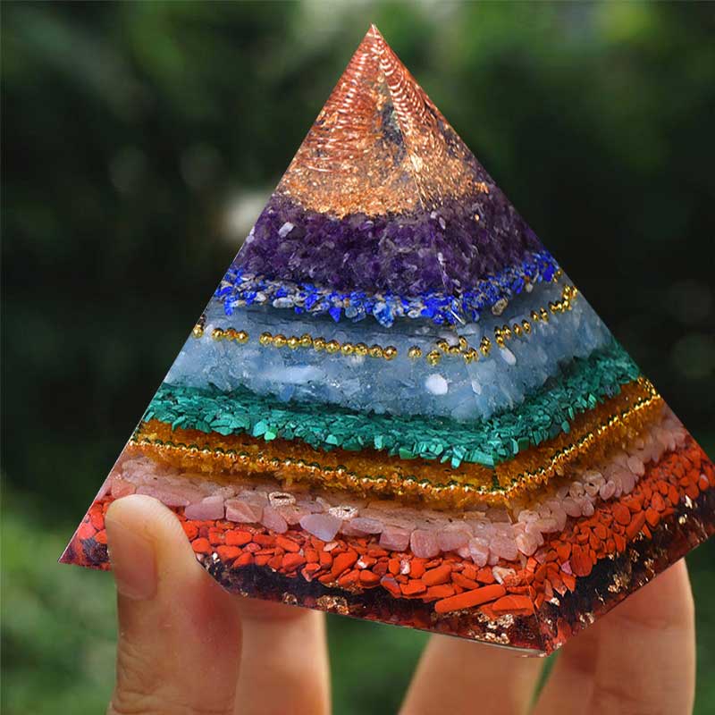 Pyramide d'orgone d'équilibre naturel des chakras Olivenorma